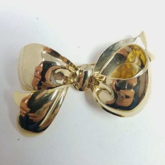Vintage Bow Shape Brooch, Gold Tone Polished Lapel Pin, Ribbon Present Lapel Pin - Picture 6 of 6
